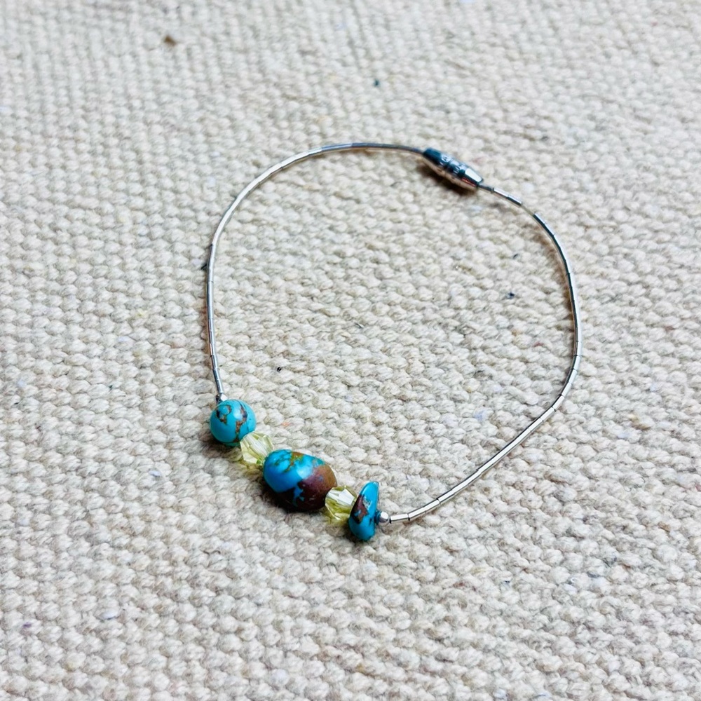 VTG 2000s Turquoise and Silver Beaded Bracelet